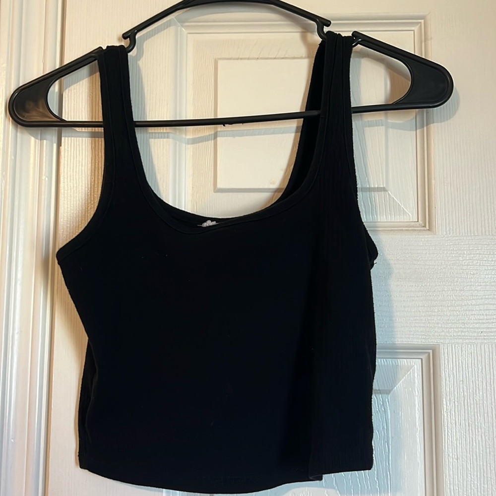 Super cute cropped tanks!